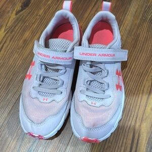 Girls Under Armour sneakers size 3 - good used condition